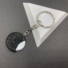 Load image into Gallery viewer, 2019 New Women/Men's Fashion Handmade Resin Mineral water bottles Wine Bottle Key Chains Key Rings Alloy Charms Gifts  Wholesale